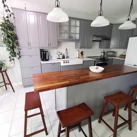 4 Bedroom 3 Washroom Charming Home In Markham With Warm Cozy Vibe Exteriér fotografie
