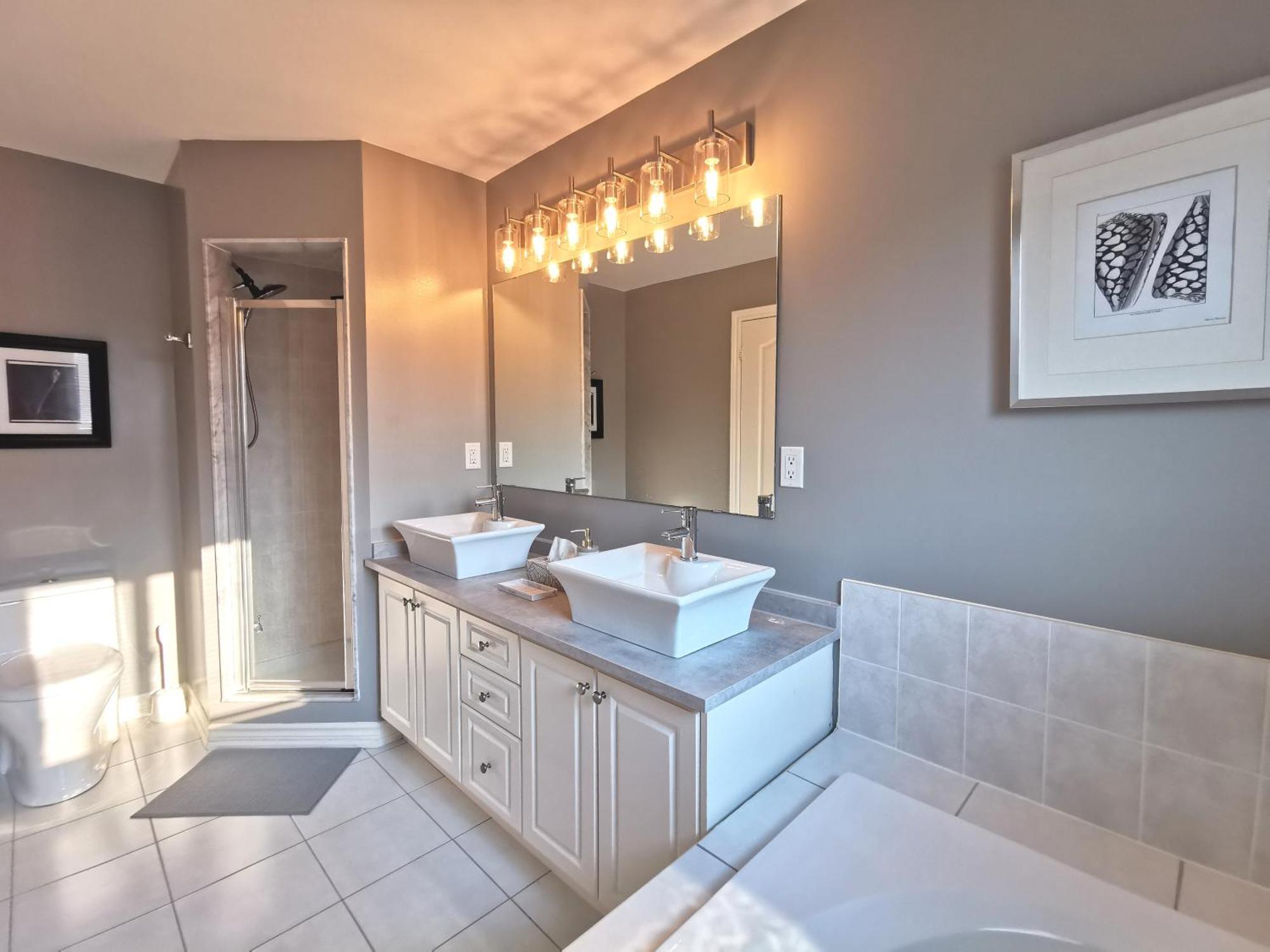 4 Bedroom 3 Washroom Charming Home In Markham With Warm Cozy Vibe Exteriér fotografie
