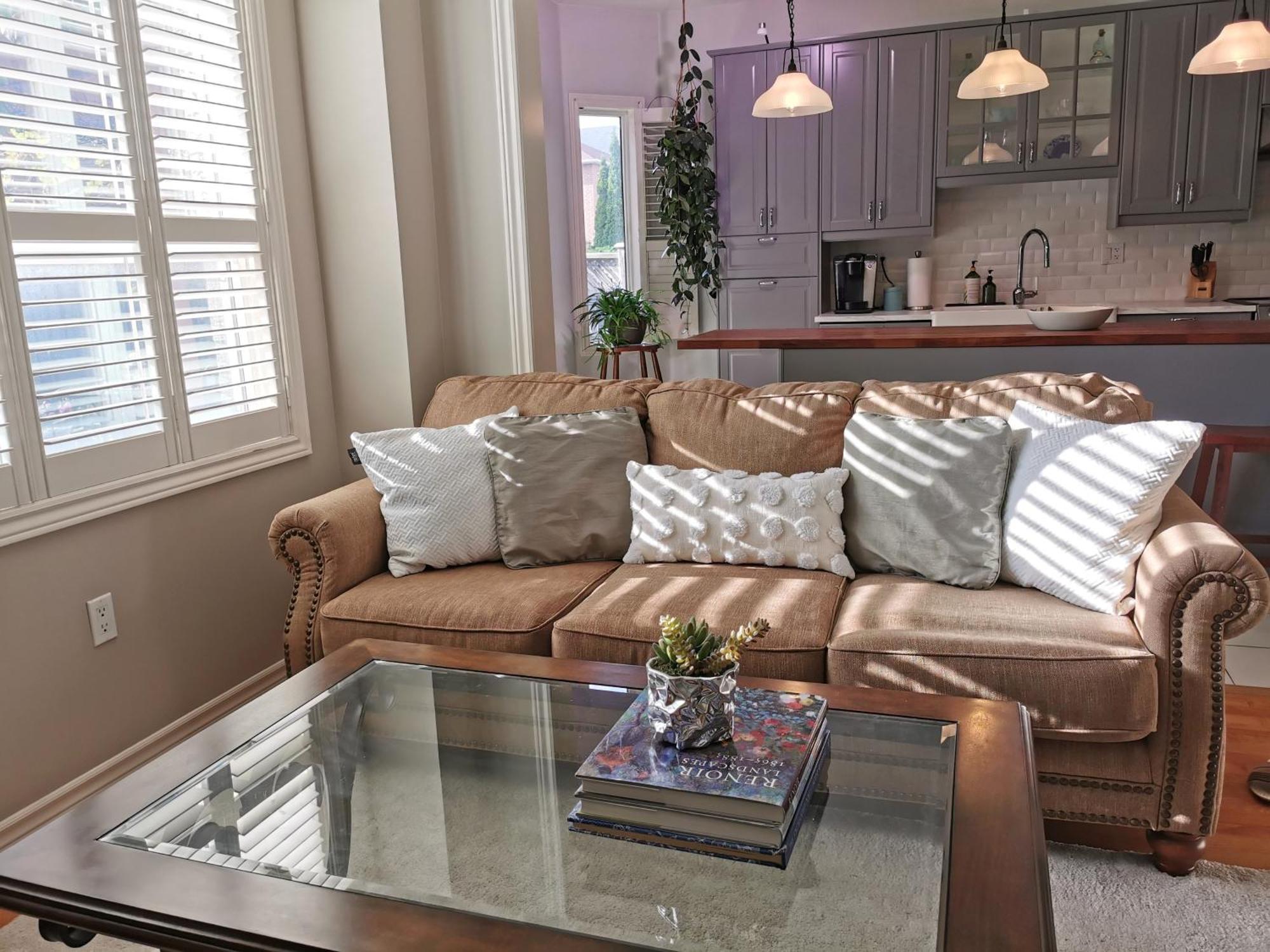 4 Bedroom 3 Washroom Charming Home In Markham With Warm Cozy Vibe Exteriér fotografie