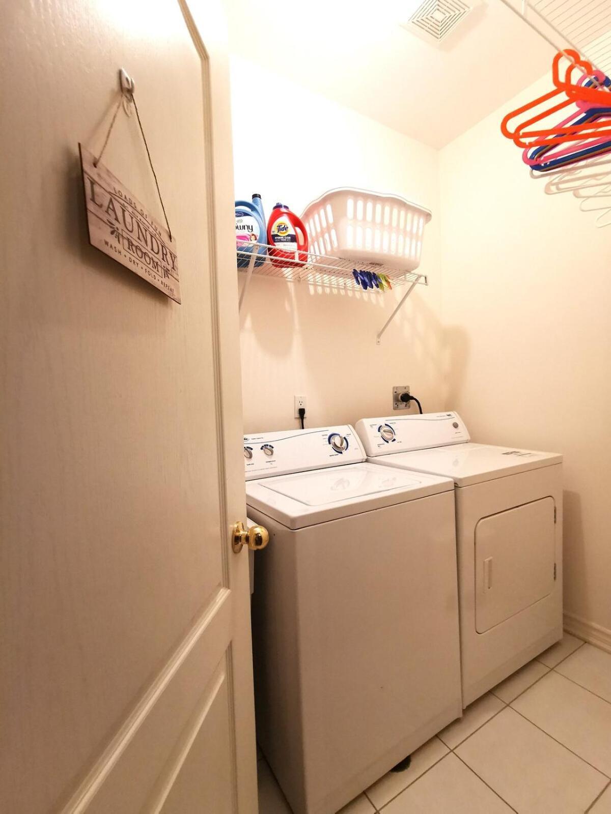 4 Bedroom 3 Washroom Charming Home In Markham With Warm Cozy Vibe Exteriér fotografie